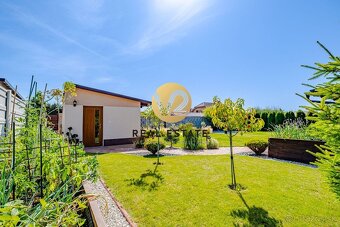 REZERVOVANÉ NA PREDAJ – Rodinný dom s krásnym pozemkom, bazé - 4