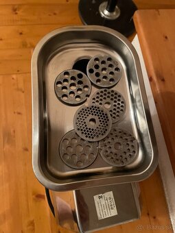 Elektricky mlynček na mäso nerez - 4