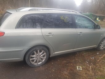 Predám Toyota avensis - 4