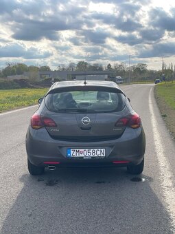 Opel Astra J 1.4 103kw 2010 - 4