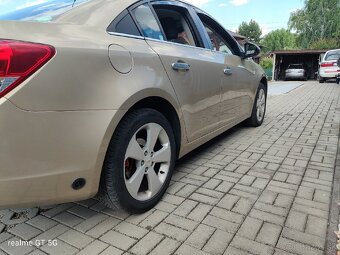 Chevrolet Cruze LT - 4