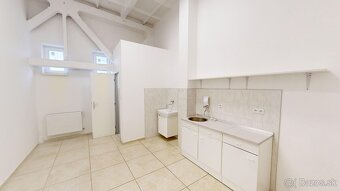 Skladový / výrobný priestor 1 000 m 2 nakladacia rampa - na - 4