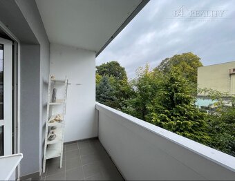 2 izbový tehlový byt, 64 m2 + lodžia, vlastné kúrenie, Zlato - 4