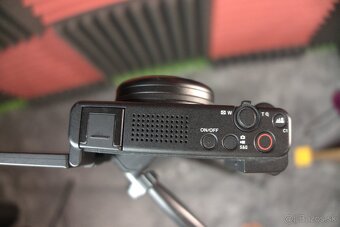 Sony ZV-1F - 4