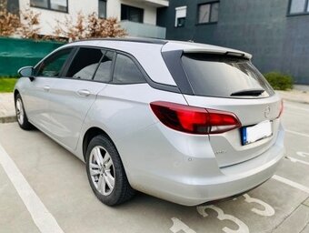 Opel Astra Sports Tourer - 4