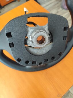 Volant Kia CEED - 4