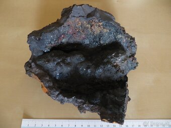 Mineral (goethit, limonit, lepidokrokit) (Malá Vieska) - 4
