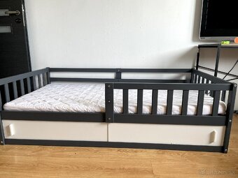 Detská posteľ 80x160 AGAPI s matracom a dvierkami - grafit - 4