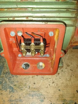 Predám zachovalý 4kw elektromotor. - 4