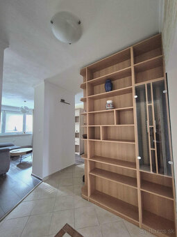 Exkluzívne pekný, dispozične zmenený 3.izb.byt Nitra-Diely - 4