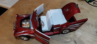 CREASED LIGHTNING z filmu POMÁDA, 1:18 - 4