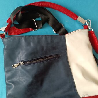 Predám nový čierny ruksak a kabelku + druhá zdarma - 4