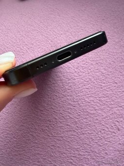 Apple iPhone 15 Pro - 4