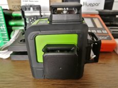 Zelený profi 3D samonivelačný laser Huepar s prijímačom - 4
