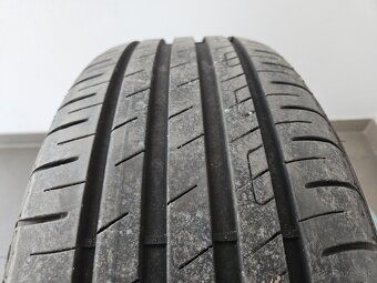 GOODYEAR Efficientgrip Performance 215/55R17 94V - 4