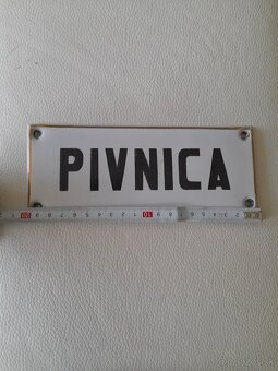 Smaltovaná tabuľka Malinovského ulica BB a Pivnica TOP - 4