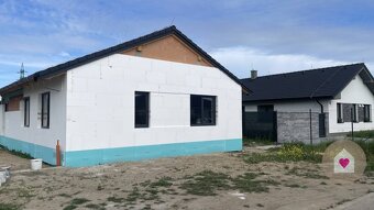 Krásny 4 izbový RD bungalov 92,26 m2 na pozemku 531 m2, Sene - 4