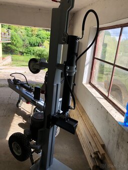 Hydraulicka stiepacka dreva - 4