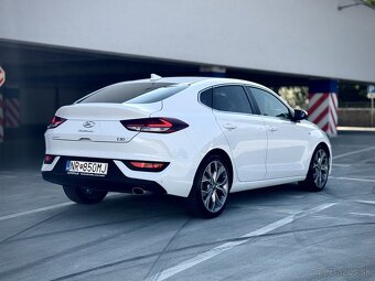 Hyundai i30 fastback 1.5 T-GDI MHEV STYLE - 4