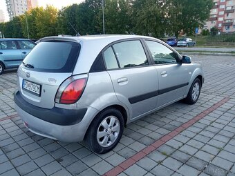 Predám Kia Rio sporty 1.4 benzín 71kw - 4
