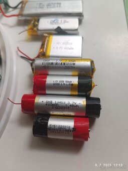 3,7v baterky - 4