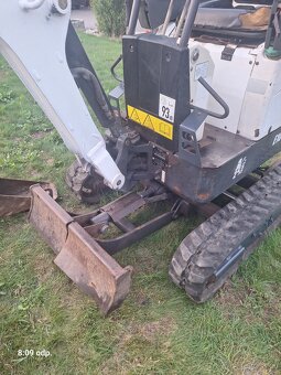 Bobcat E10 - 4