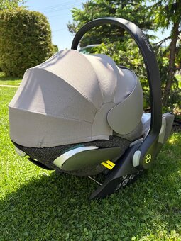 Autosedačka Cybex Cloud Z i-Size + ISOFIX základňa Base Z - 4