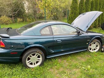 Ford Mustang GT 4.6 V8 - 4