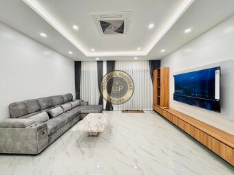 Moderná 5 izbová vila s bazénom v Thajsku-Pattaya - 4