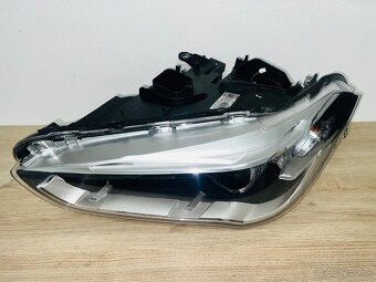 BMW X1 F48 F49 světlo světlomet 7472219 - 4