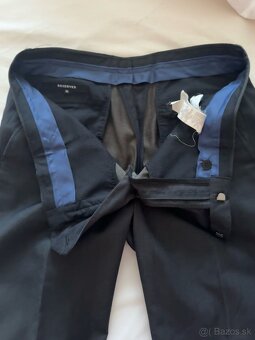 Zachovalý Oblek RESERVED na predaj - 4