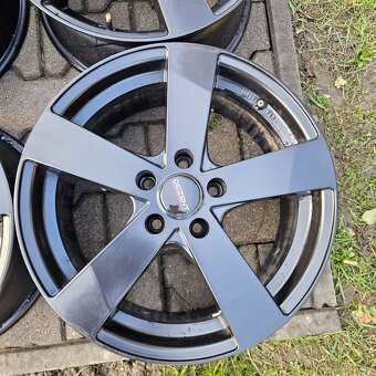 5x112 r17 Dezent - 4