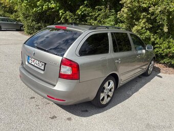 Škoda Octavia Combi 2.0 TDI, Laurin & Klement, 2009 - 4