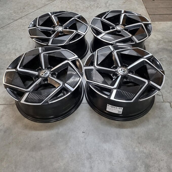 Hliníkové disky 5x120 R19 8J ET45 - 4