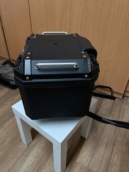 Predam Kufor na motorku 45l - 4