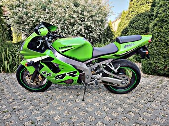 Kawasaki Ninja-ZX9R - 4