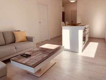 ++Luxusny 2i byt na pešej zóne vhodný aj na AirBnB++ - 4