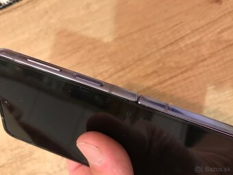 Samsung z flip 4 po čerstvej výmene hlavného lcd - 4