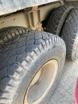 12R20 pneumatiky komplet obuté aj s diskami - 4