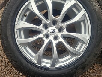 Volkswagen Škoda Audi SUV R18 - 4