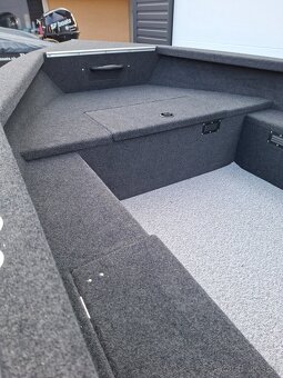 Motorový čln BREMA 435 V - 4