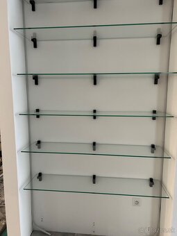 Poličky , Sklenené police, obývačka - 4