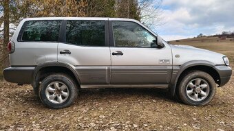 Nissan Terrano 2 - 4
