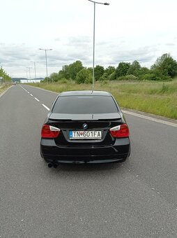 Predám Bmw E90 318d - 4