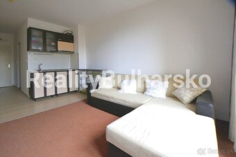 Studio (1+kk) o výměře 40 m² s balkonem s výhledem na bazén - 4