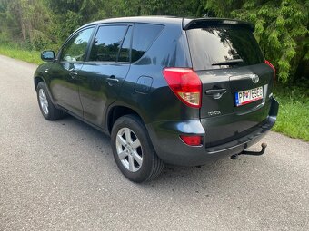 Predam Toyotu Rav4 2,2 2009 - 4