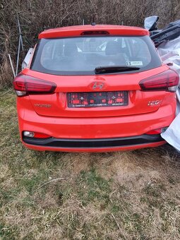 Rozpredám hyundai i20 - 4
