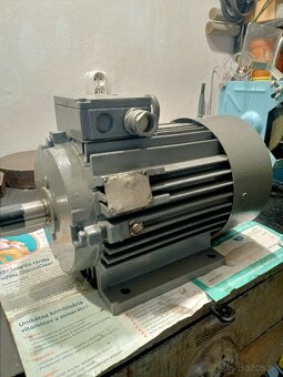 Predám elektrický motor 2,2kW - 4
