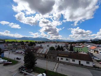 (REZERVOVANÉ) 2-IZBOVÝ BYT S LOGGIOU, KRÁSNY VÝHĽAD, 50m2, R - 4