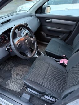 Suzuki Swift 1.3 benzín 67kw - 4